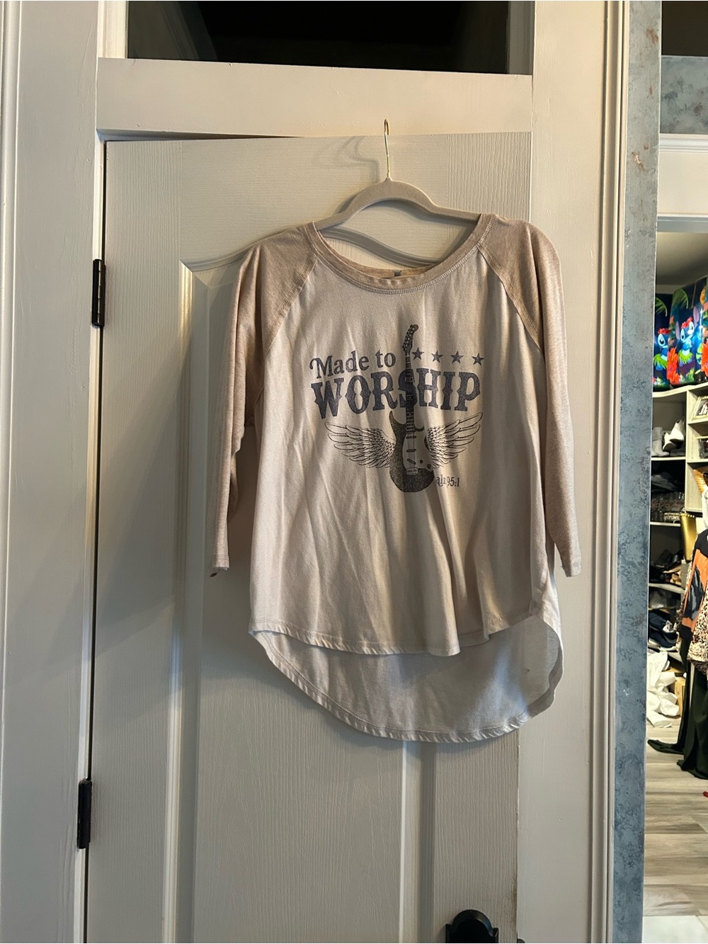 Cato Cream and Beige Raglan Long-Sleeve Graphic Tee